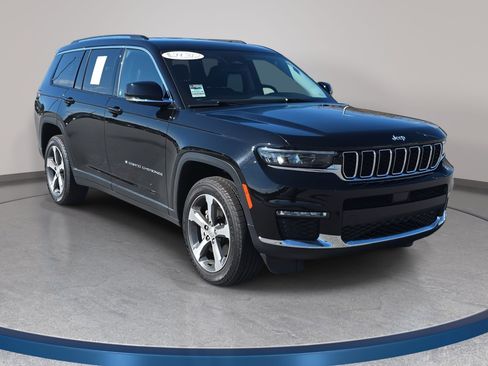 Used 2023 Jeep Grand Cherokee L Limited image 3