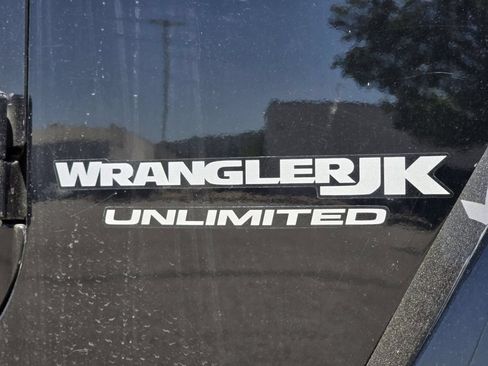 Used 2018 Jeep Wrangler Unlimited Sahara AWD/4WD image 18