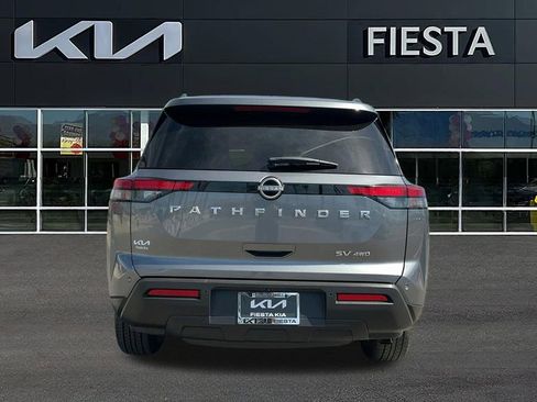 Used 2024 Nissan Pathfinder SV image 5