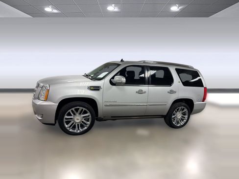 Used 2013 Cadillac Escalade Platinum AWD/4WD image 25