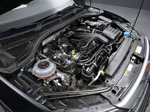 Used 2022 Volkswagen Jetta SE image 43