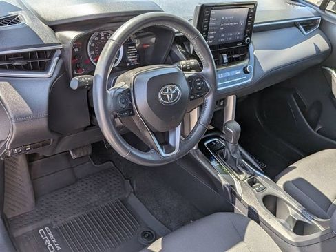 Used 2022 Toyota Corolla Cross LE AWD/4WD image 17