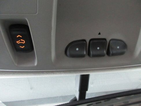 Used 2011 GMC Acadia Denali image 25