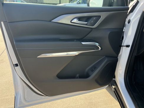 New 2025 Chevrolet Traverse LT w/ LPO, Floor Liner Package image 23