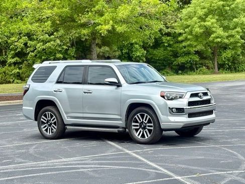 Used 2019 Toyota 4Runner Limited AWD/4WD image 9
