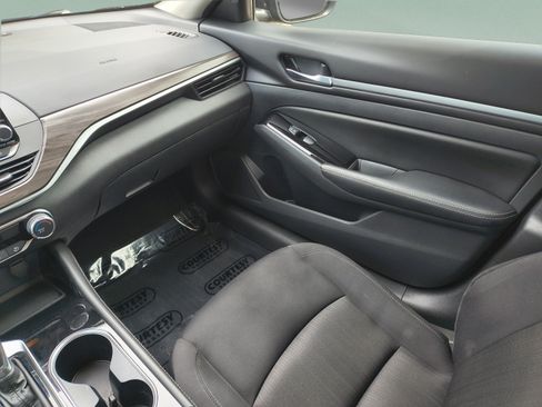Certified 2023 Nissan Altima 2.5 SV FWD image 15