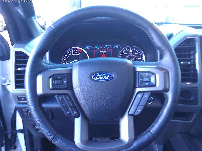 Used 2019 Ford Expedition XLT w/ Equipment Group 202A AWD/4WD image 15