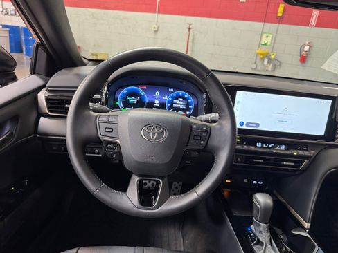Used 2026 Toyota Camry XSE FWD image 9