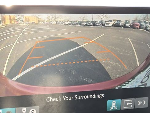 Used 2023 Honda Pilot TrailSport image 4