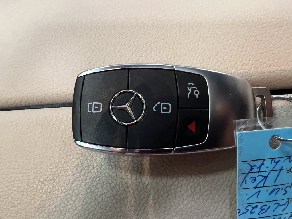 Used 2023 Mercedes-Benz GLB 250 4MATIC image 30