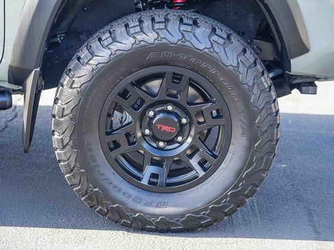 Used 2023 Toyota Tacoma TRD Off-Road w/ Black Out Package (TMS) image 12