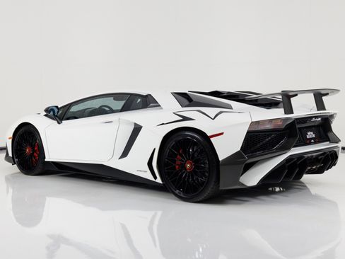 Used 2016 Lamborghini Aventador LP 750-4 Superveloce AWD/4WD image 6