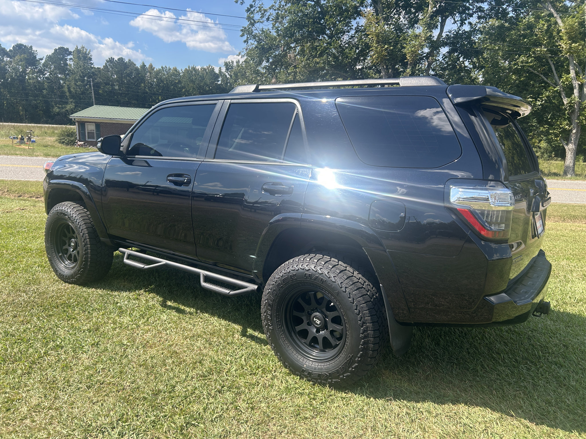 Used 2020 Toyota 4Runner SR5 Premium w/ Moonroof Package AWD/4WD image 6