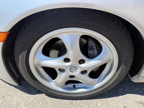 Used 1999 Porsche Boxster RWD image 9