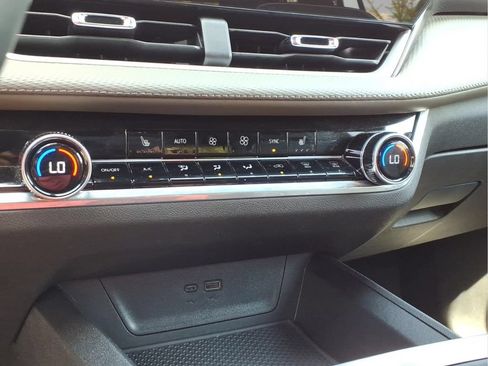 Certified 2025 Chevrolet Equinox LT w/ Convenience Package II FWD image 6