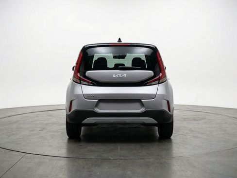 Used 2025 Kia Soul LX w/ LX Technology Package FWD image 7