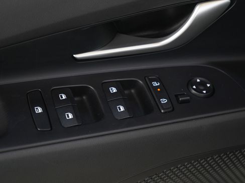 Certified 2025 Hyundai Elantra Limited FWD image 20