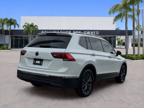 Used 2023 Volkswagen Tiguan SE w/ Panoramic Sunroof Package FWD image 7