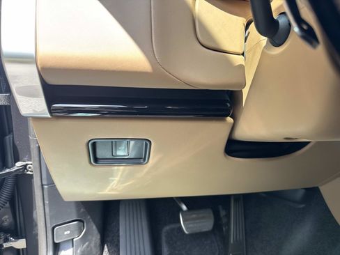New 2026 Land Rover Range Rover SE AWD/4WD image 33