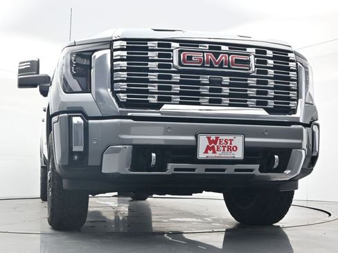 Used 2024 GMC Sierra 3500 Denali w/ Denali Reserve Package image 34