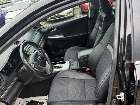 Used 2013 Toyota Camry SE FWD image 6