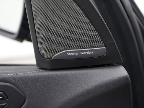 Used 2022 BMW X7 M50i w/ Dynamic Handling Package image 32