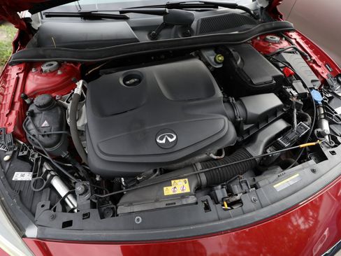 Used 2017 INFINITI QX30 Premium w/ Cargo Package image 30