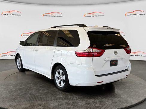 Used 2019 Toyota Sienna LE FWD image 41
