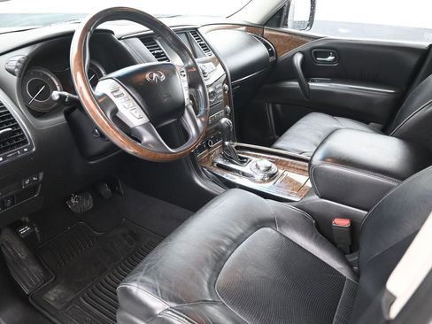 Used 2016 INFINITI QX80 4WD w/ Driver's Assistance Package image 9