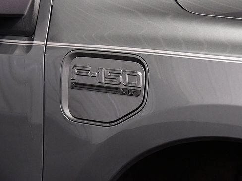 Used 2023 Ford F150 Lightning XLT image 10