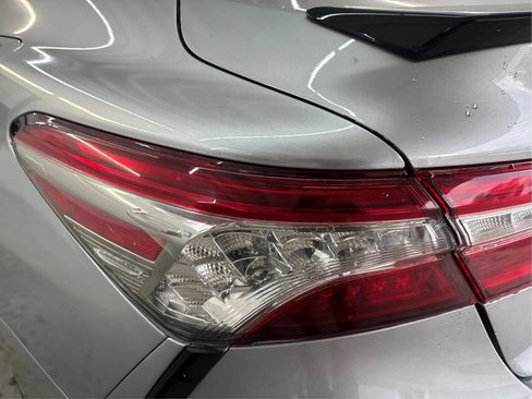 Used 2018 Toyota Camry XSE FWD image 33