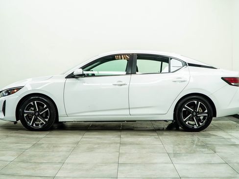 Used 2024 Nissan Sentra SV image 8