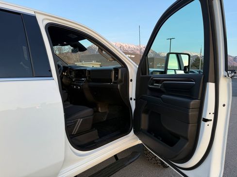 Used 2024 GMC Sierra 3500 SLE image 15