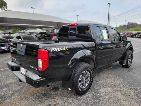 Used 2018 Nissan Frontier PRO-4X image 4