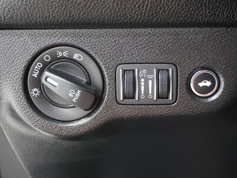Used 2019 Dodge Challenger R/T RWD image 21
