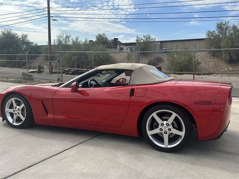 Used 2005 Chevrolet Corvette Convertible w/ Preferred Equipment Group RWD image 25