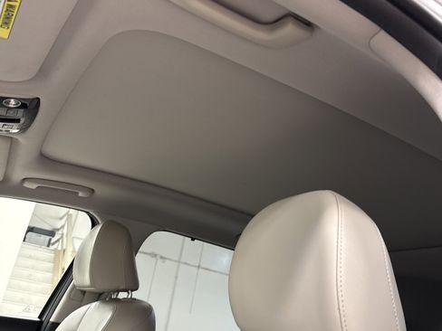 Used 2023 Kia Sorento SX Prestige image 16