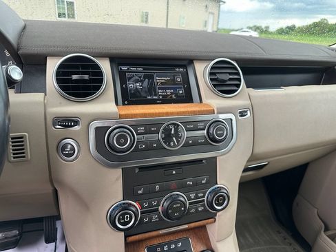 Used 2016 Land Rover LR4 HSE AWD/4WD image 17