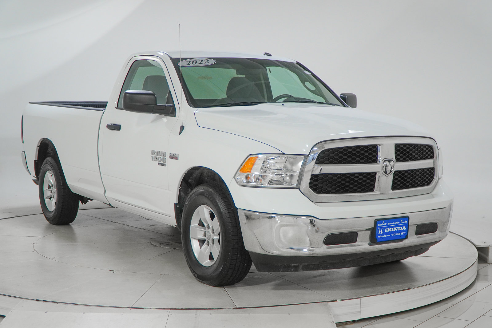 Used 2022 RAM 1500 Classic SLT AWD/4WD image 15