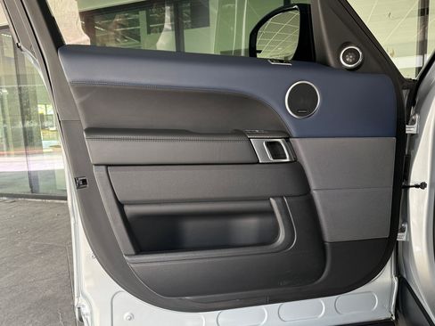 Used 2021 Land Rover Range Rover Sport HST image 24