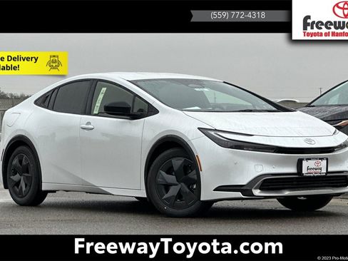 New 2026 Toyota Prius SE image 1