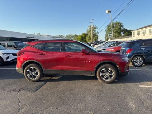 Used 2024 Chevrolet Blazer LT w/ Convenience Package AWD/4WD image 3