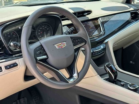 Used 2025 Cadillac XT6 Premium Luxury w/ Technology Package FWD image 11