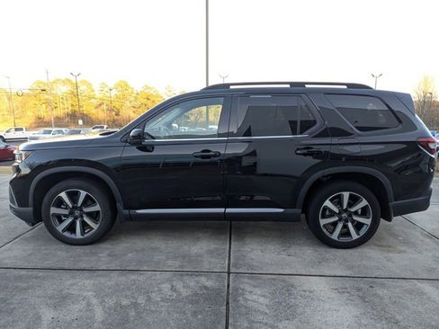 Used 2024 Honda Pilot Touring image 4