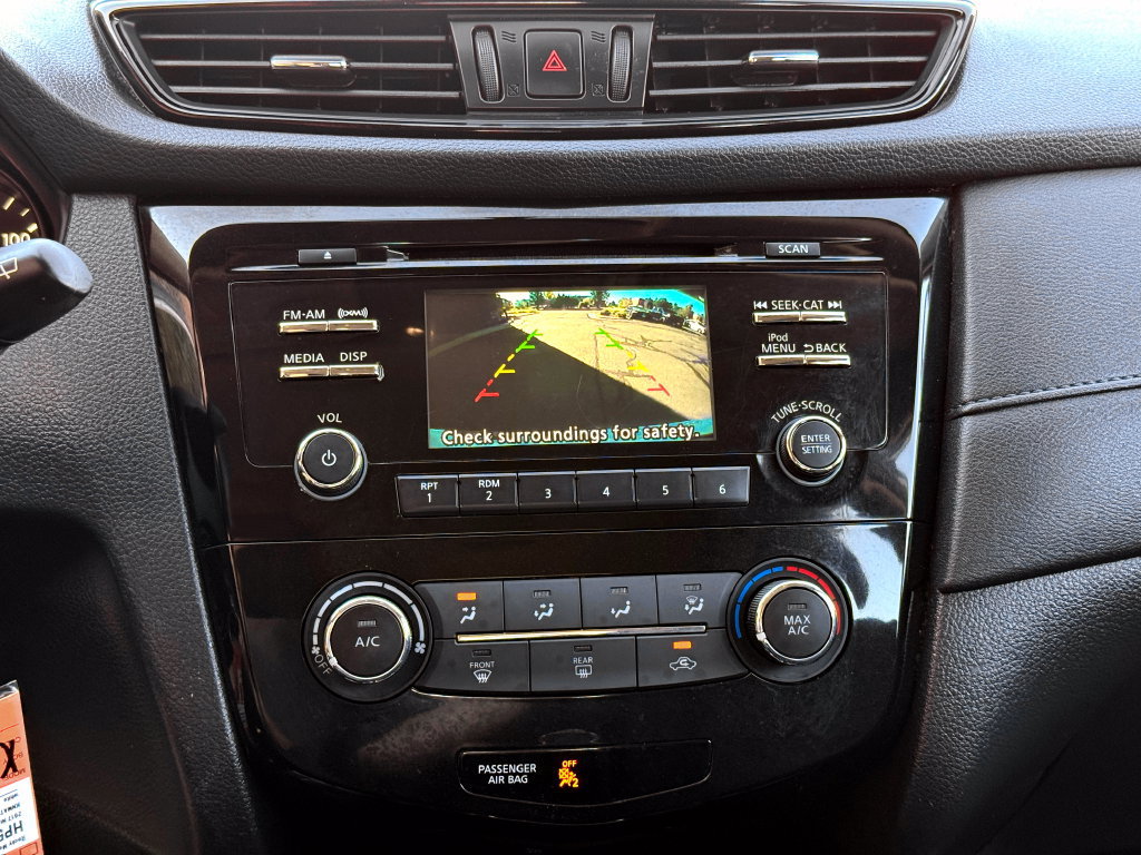 Used 2017 Nissan Rogue S AWD/4WD image 29
