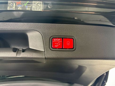 Used 2024 Mercedes-Benz GLS 450 4MATIC w/ Pinnacle Trim Package image 34