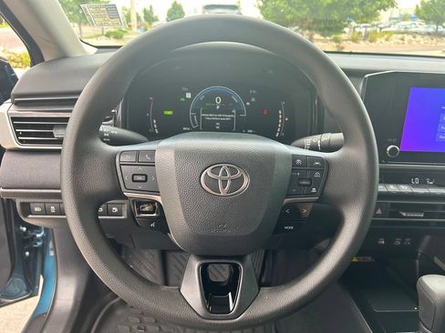 Used 2025 Toyota Camry LE w/ Convenience Package FWD image 16