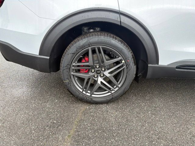 Used 2026 Ford Explorer ST-Line w/ ST-Line Street Pack AWD/4WD image 19
