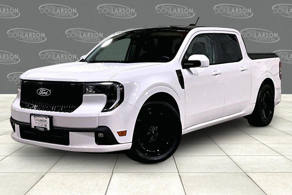Used 2025 Ford Maverick Lobo AWD/4WD image 3