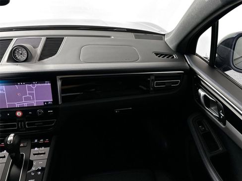 Certified 2025 Porsche Macan GTS AWD/4WD image 30
